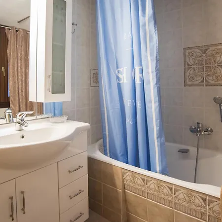 View - 3bd Apartment, Fully Equipped * Delphi