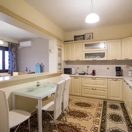 Apartment View - 3bd Apartment, Fully Equipped *