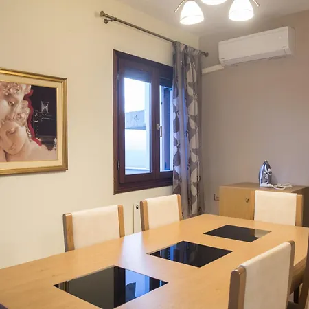 View - 3bd Apartment, Fully Equipped Delphi