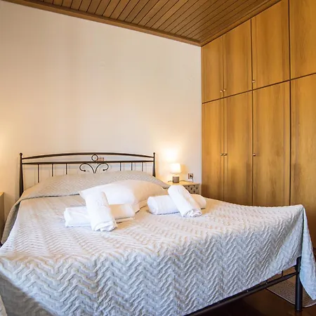 View - 3 Bedrooms Apartment, Fully Equipped * Delphi