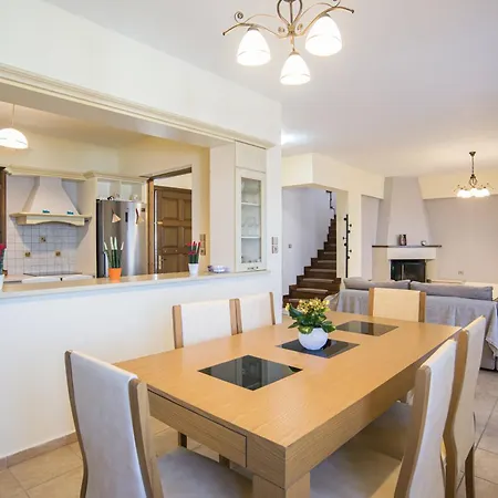 View - 3bd Apartment, Fully Equipped Delphi